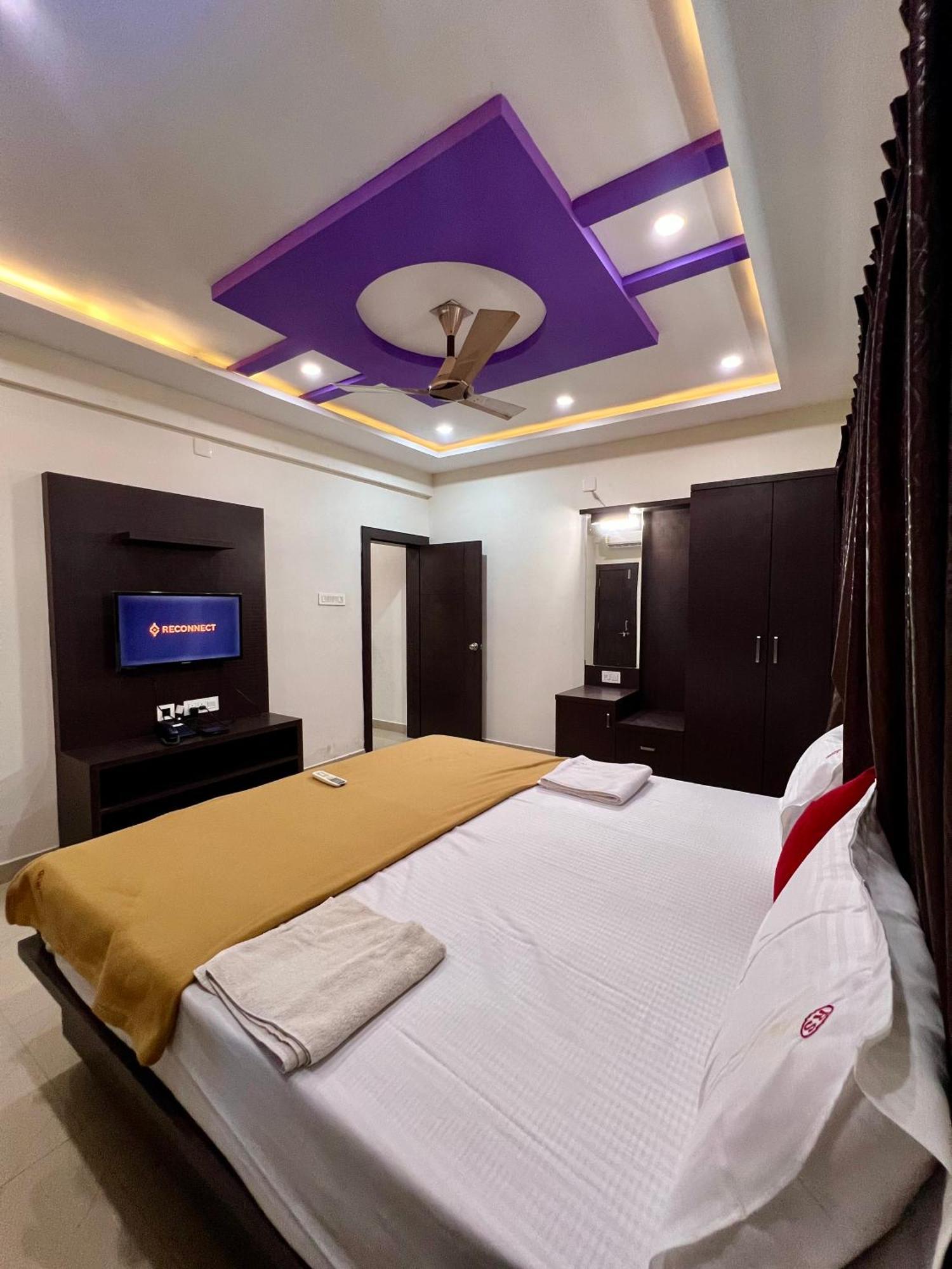 Ratna Sagar Hotel Manipal Exterior photo