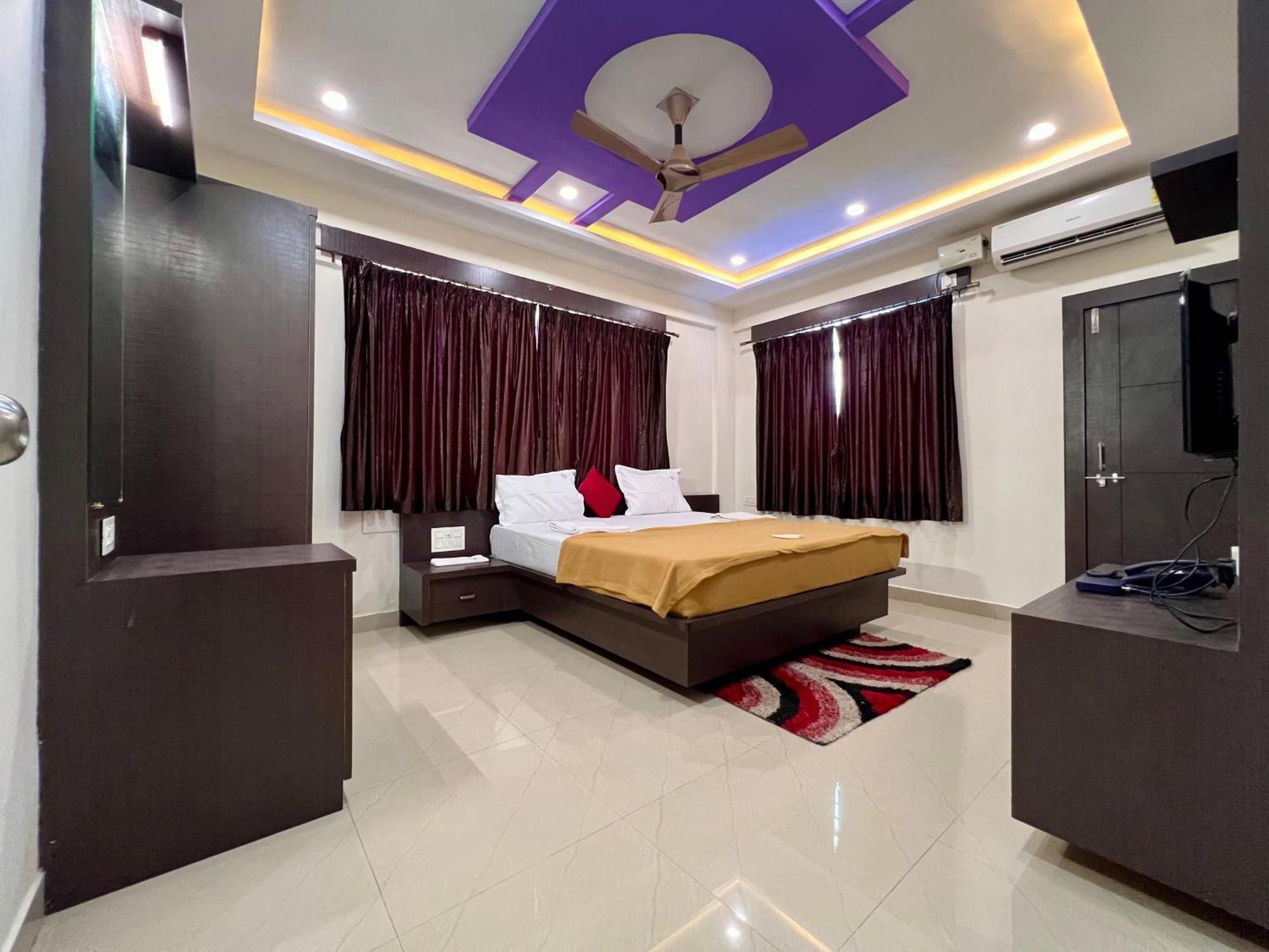 Ratna Sagar Hotel Manipal Exterior photo
