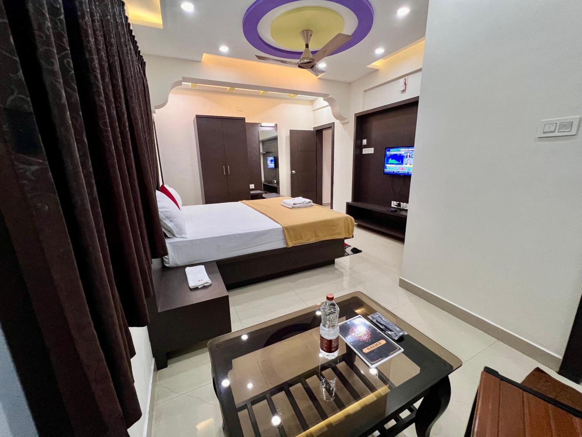 Ratna Sagar Hotel Manipal Exterior photo